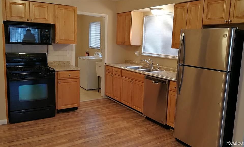 1st image of 27100 Park Ct