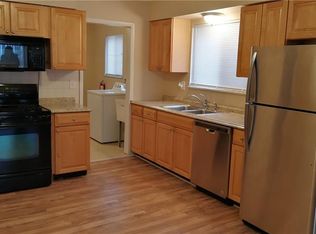 27100 Park Ct, Madison Heights, MI 48071