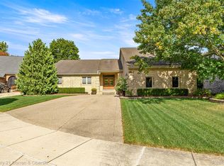 42049 Farm Lane Ct, Sterling Heights, MI 48313