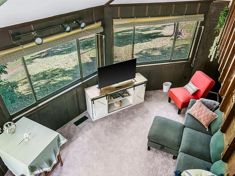 Poplar Hill Ln — Photo 17