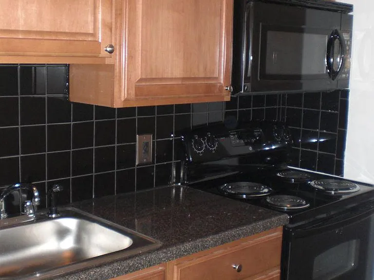 Mark Twain Apartments — Photo 19