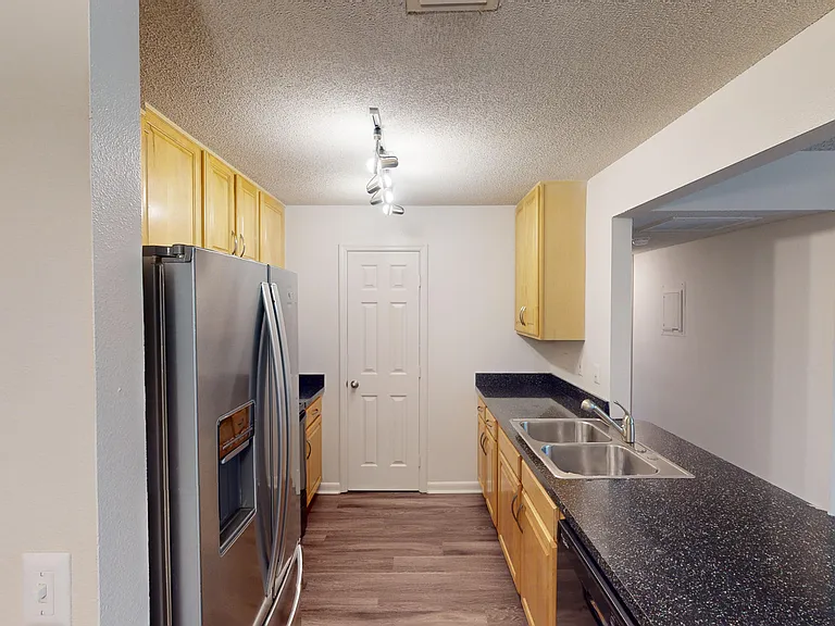 Altamira Place Apartment Homes — Photo 103