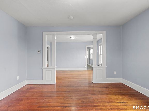 3rd image of 52 Jacobs St