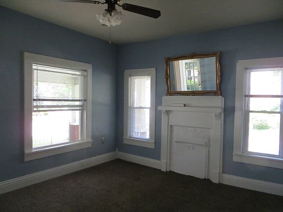 2nd image of 101 E Cherry St