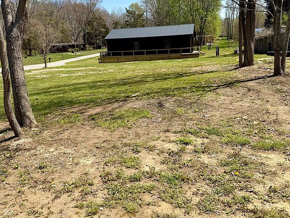 3rd image of 498 Beech Rd