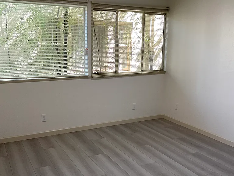 2740 College Ave. — Photo 25