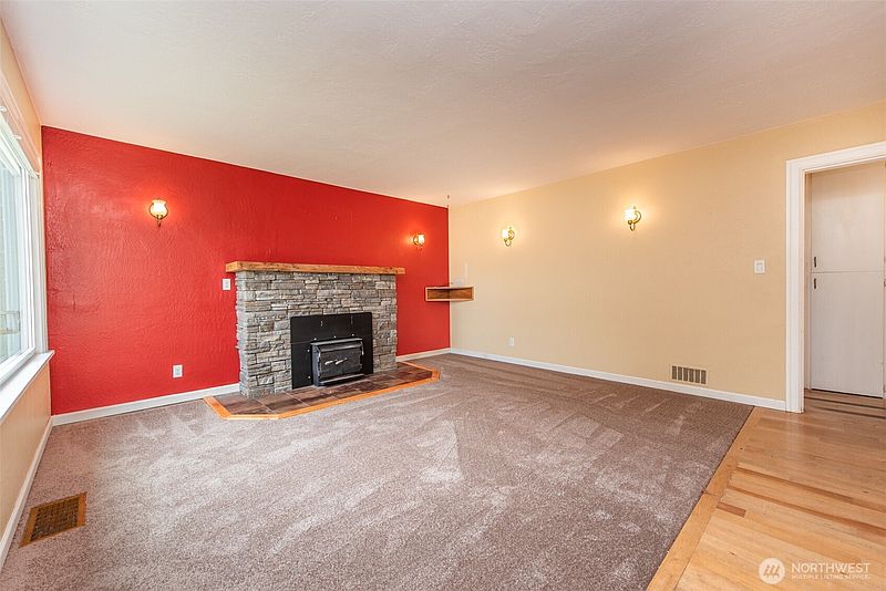 3rd image of 1316 S Laurel Street