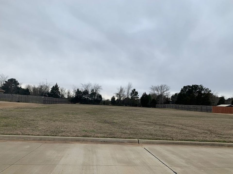 2nd image of 4514 Windsor Park Ln