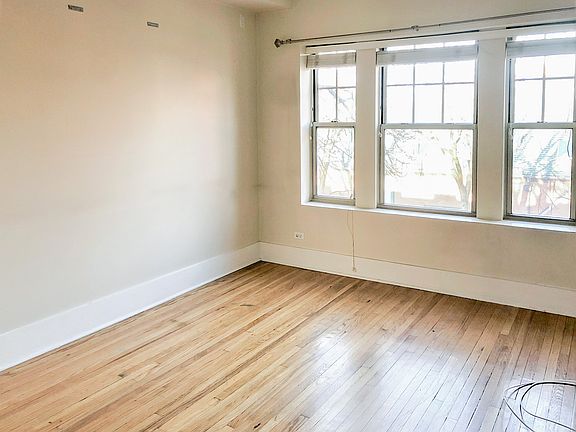 2nd image of 3453 1/2 N Wolcott Ave #3