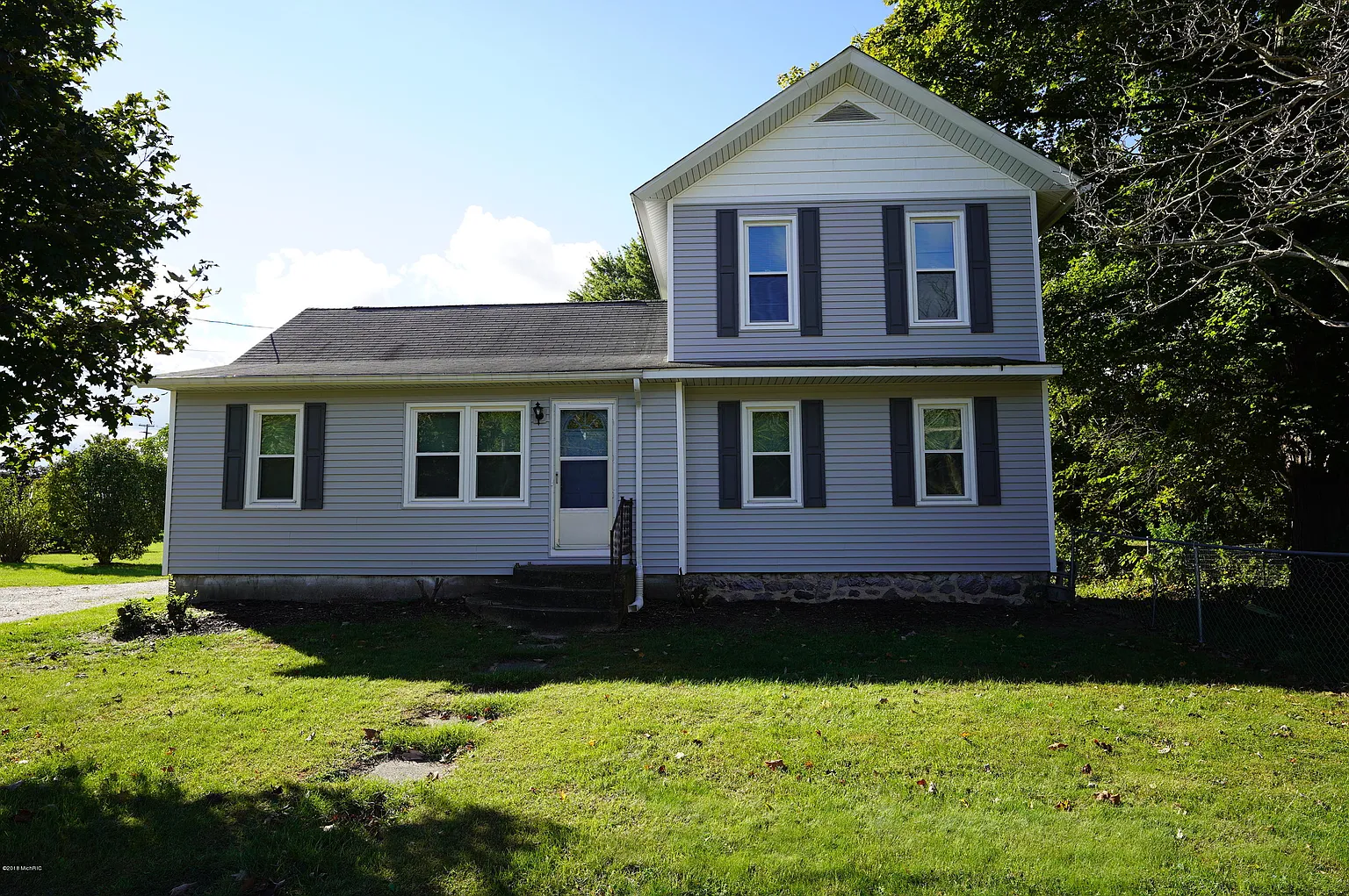 490 Grand St photo 1