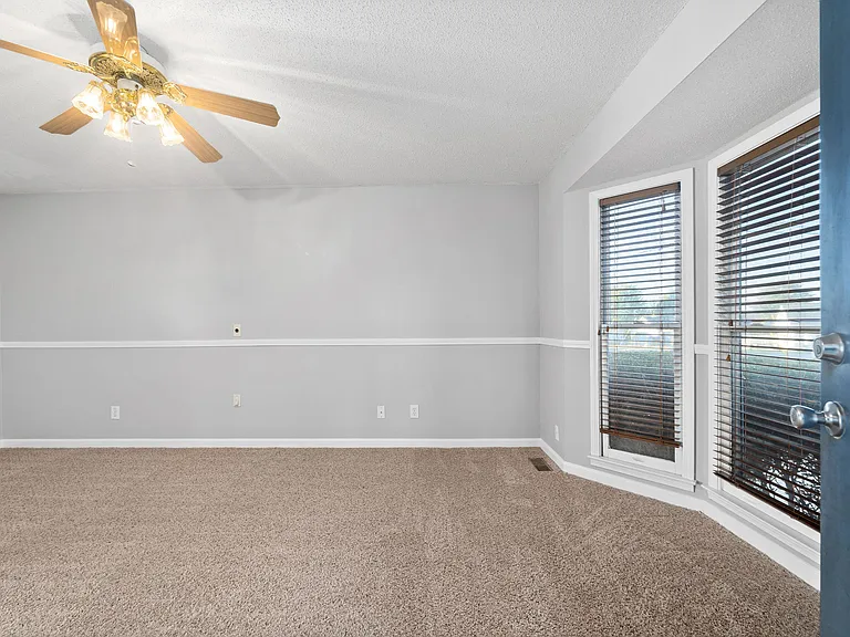 3737 Heather Dr — Photo 23