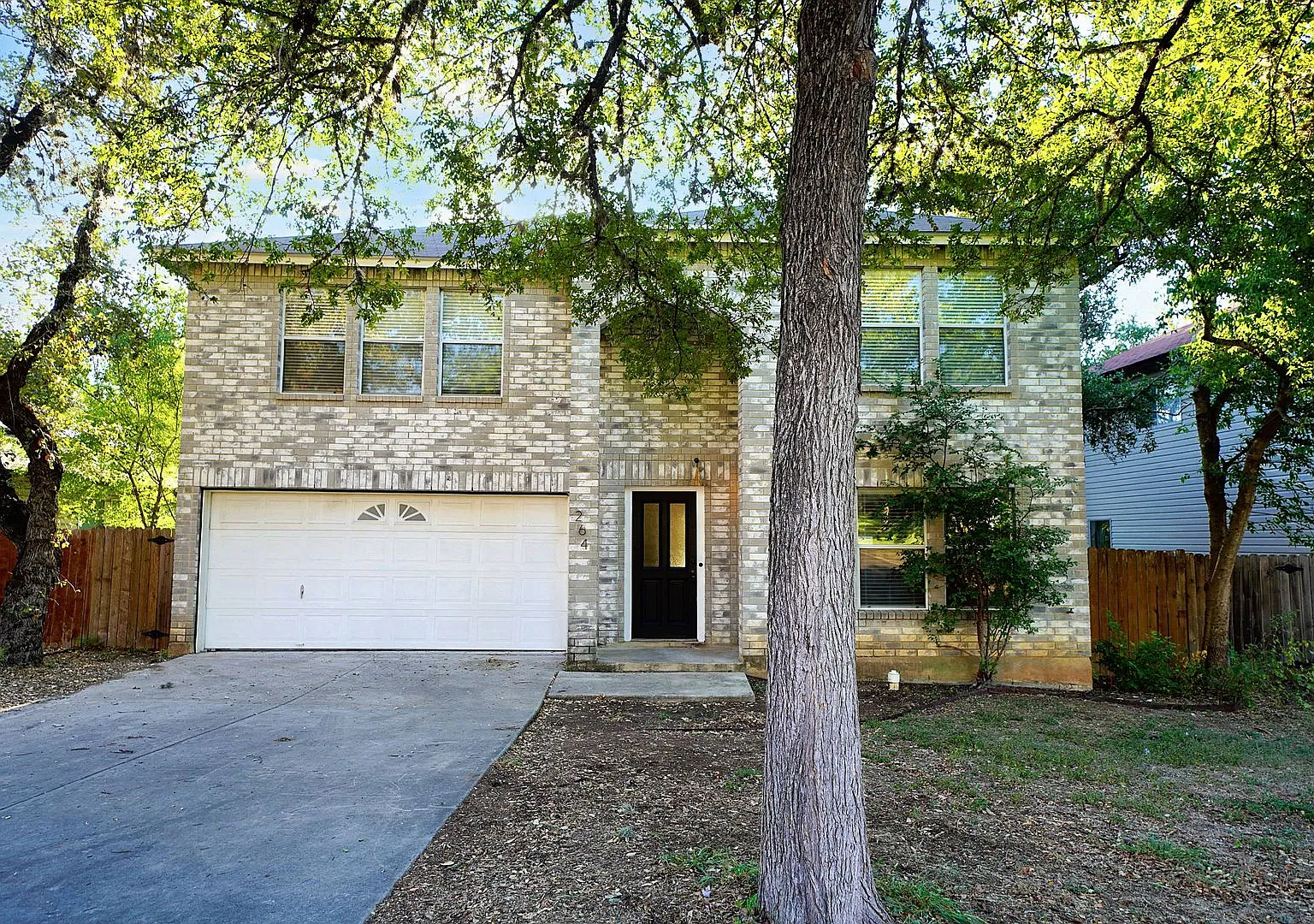 Beautiful Move-In Ready Home in Ashley Place, Schertz, TX - Realtor Commission: $350 — Photo 1
