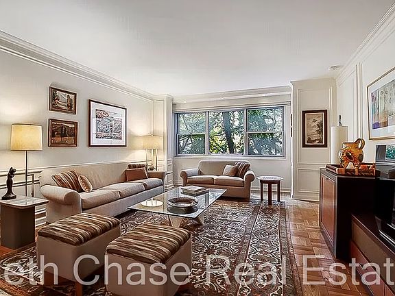3rd image of 70 E 10th St APT 4G