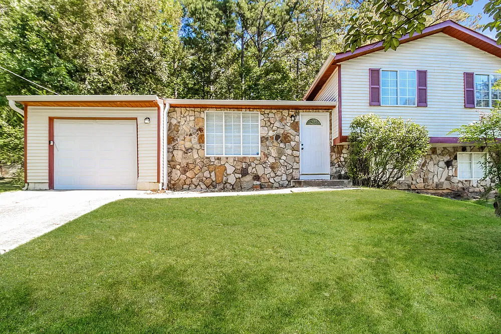 3 bed, 2.0 bath, 1568 sqft, $2,660 — Photo 1