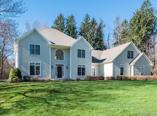 29 Cromwell Rd, North Haven, CT 06473