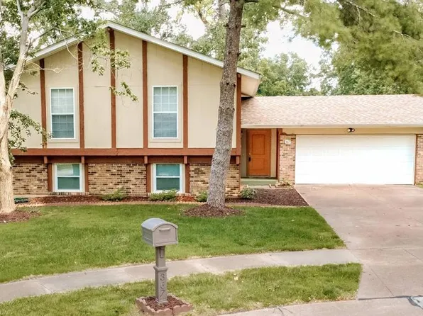 367 Napoli Ct, Ballwin, MO 63021
