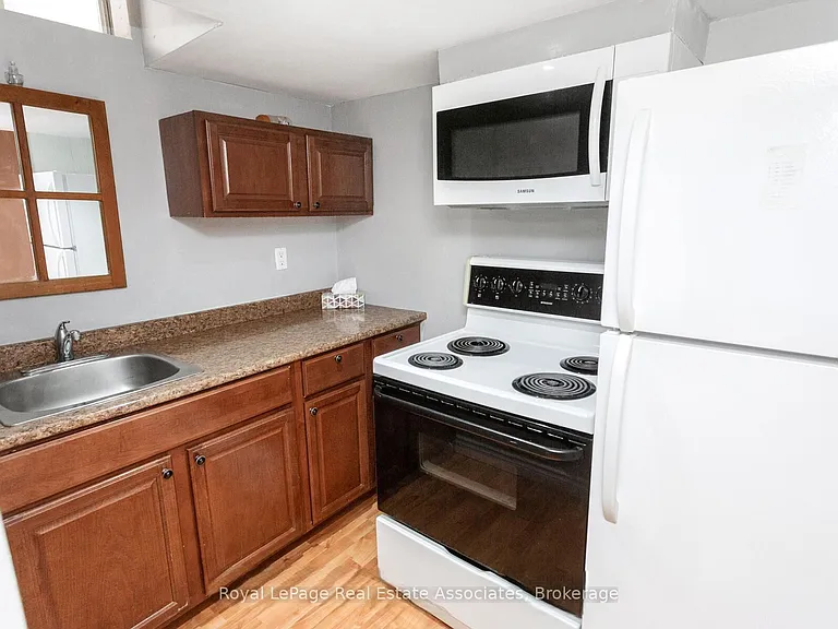 116 Lake Louise Dr #LOWER — Photo 5
