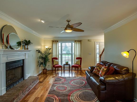 2nd image of 2405 Mercer Ct