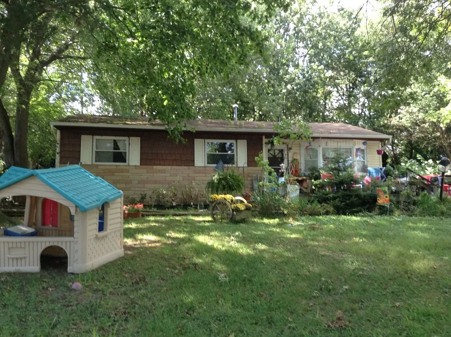 1022 Monty Rd photo 1