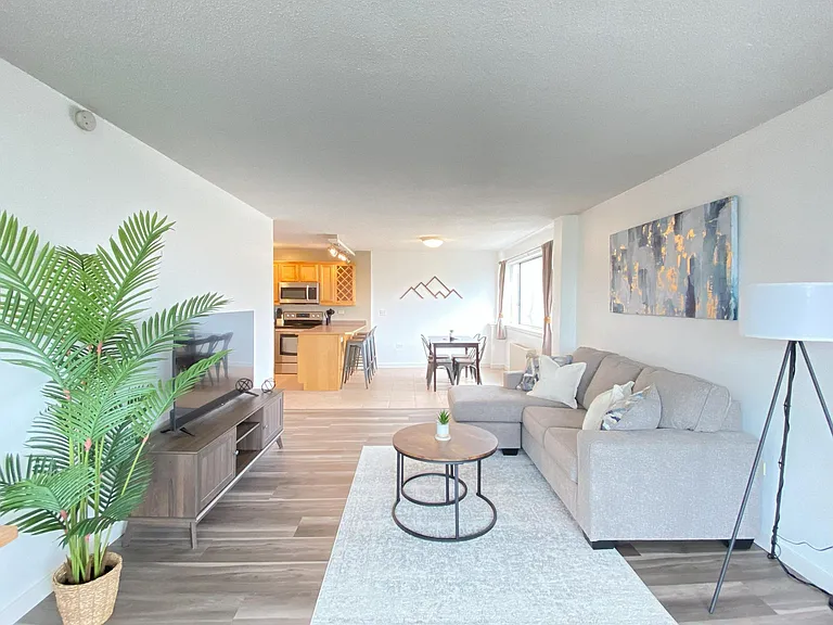 909 Logan St #6G — Photo 7