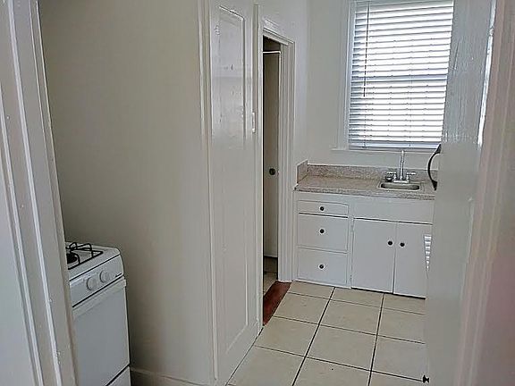 5th image of 4217 Rosewood Ave #1