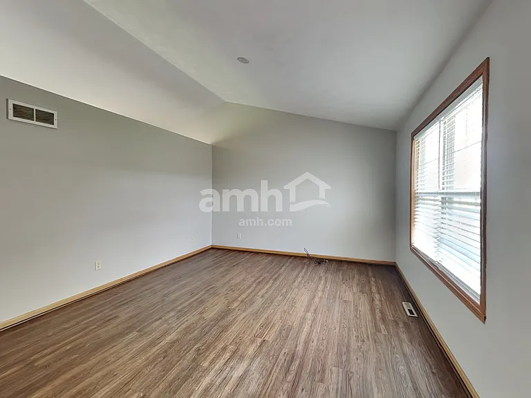 1268 Eds Pl — Photo 7