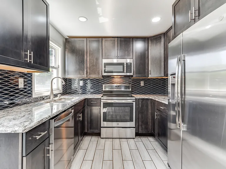 1712 N Belmont Ave — Photo 30