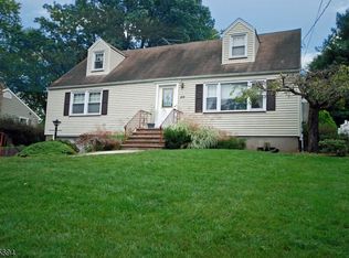 28 Woodlawn Ter, Cedar Grove, NJ 07009