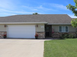 1724 Arthurs Ct, Aberdeen, SD 57401