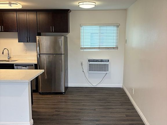 3rd image of 1305 N Garfield Ave APT 6