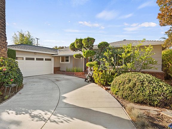 2nd image of 2865 Benjamin Ave