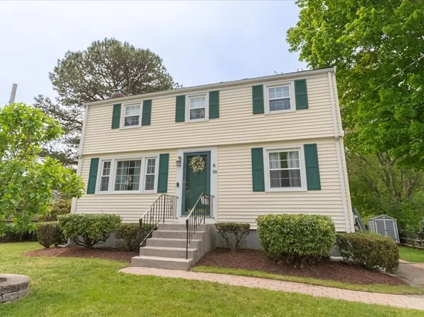 38 Hillsdale Rd, Holbrook, MA 02343