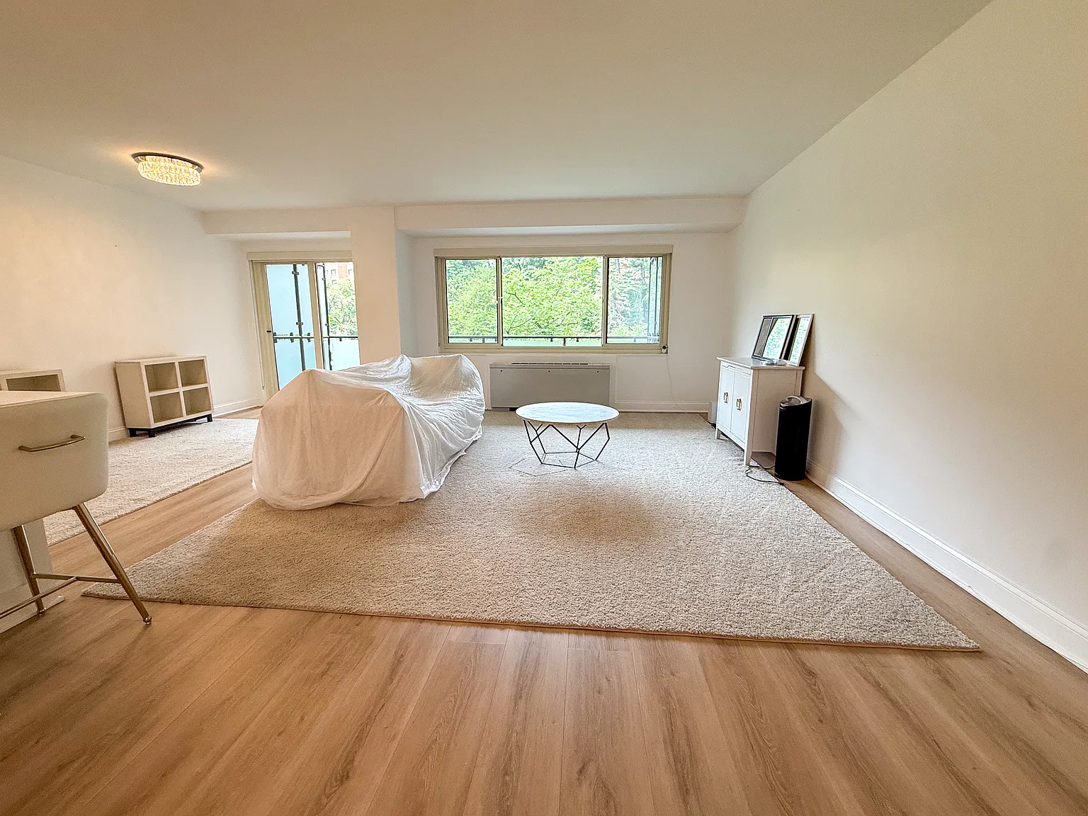 1 bed, 888 sqft, $2,900 — Photo 3