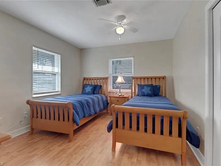 562 Goldcoast Ct — Photo 14