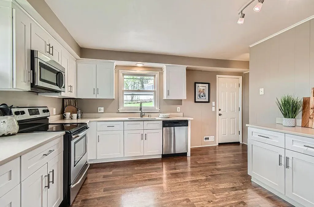 4 bed, 1642 sqft, $3,600 — Photo 4