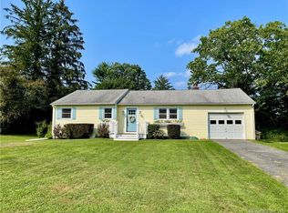 25 Charcoal Ridge Rd W, New Fairfield, CT 06812