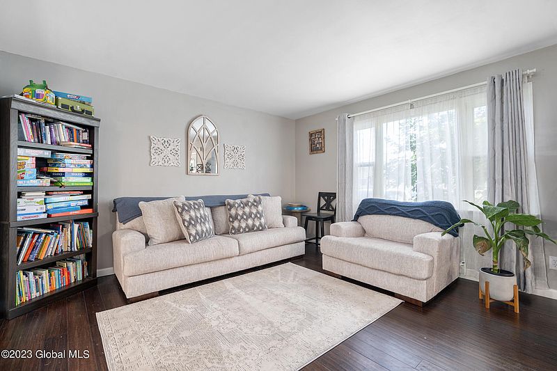 4th image of 144 Consaul Road