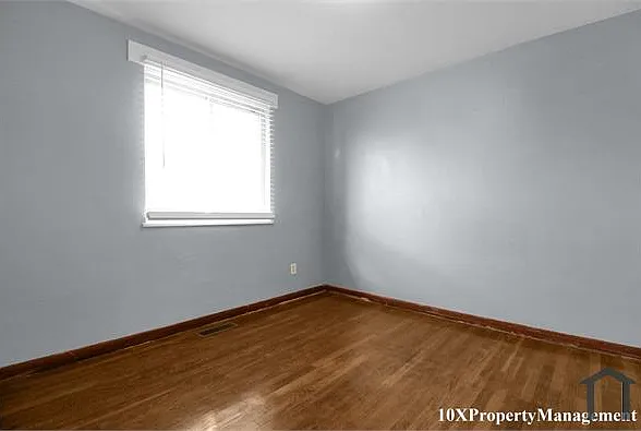 2459 Hiawatha St — Photo 9