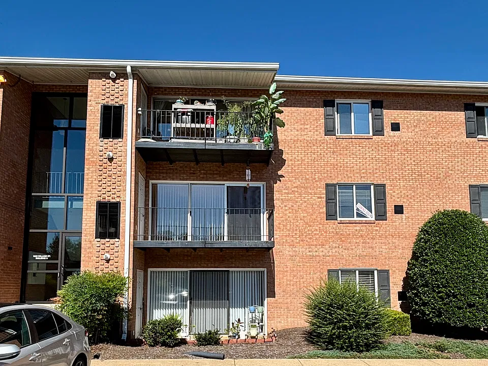 1805 William St #104A