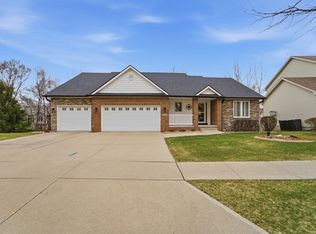 4908 Stream Side Cir, Des Moines, IA 50317