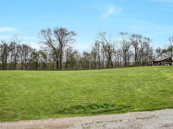 J D Chambers Rd, Robbins, TN 37852