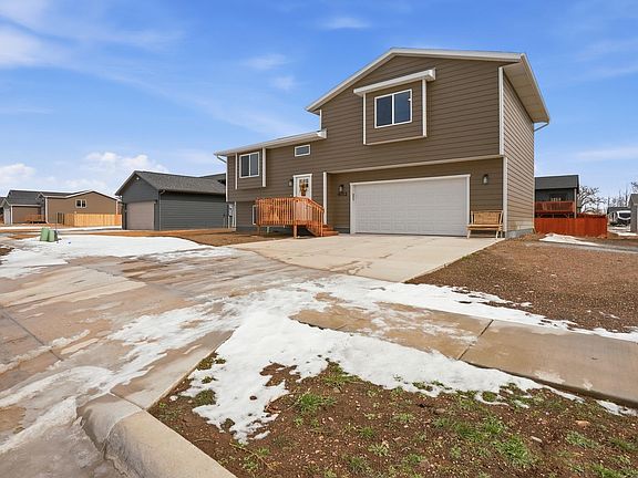 2nd image of 4012 Magnum Rd