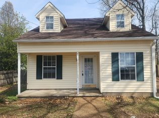 14 Countryside Dr, Jackson, TN 38305