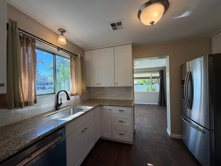 337 W 200 N — Photo 5
