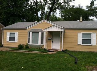 9700 Dennis Dr, Saint Louis, MO 63136