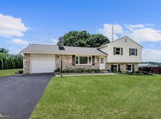 2104 Sterling Ct, Hampstead, MD 21074