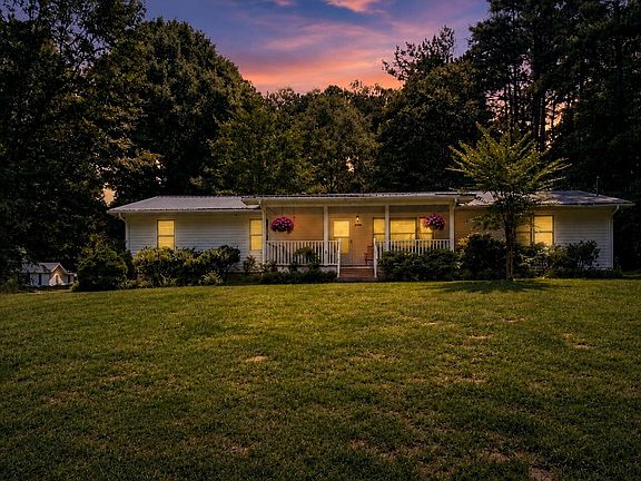 3rd image of 4805 Rockmart Rd SE