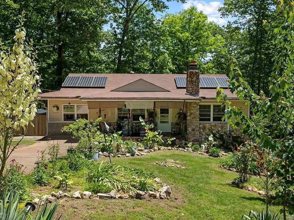1st image of 17 Iroquois Cir