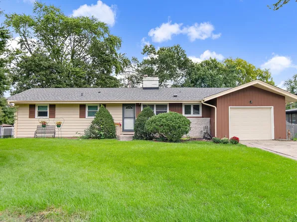 443 Glendale Rd, Roselle, IL 60172