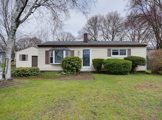 8 Dorothy Ave, Bellingham, MA 02019